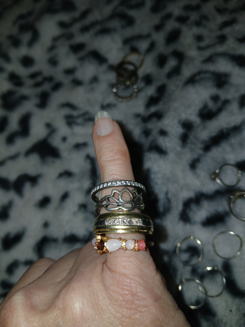 16 Piece Mixed Metal Stackable Women's Ring Set - Silver, Gold, Rose - Picture 3 of 5